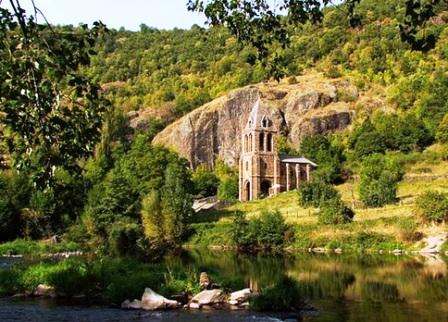  Art roman : basilique, abbaye, églises romanes en Auvergne 