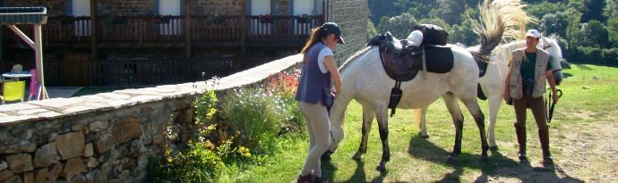 Gites pour randonnée équestre , accueil de cavaliers et chevaux