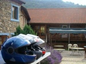 Séjour en chambres d'hôtes pour visiter l'Auvergne en moto