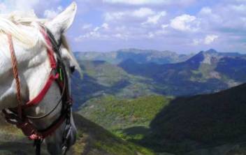 randonnée équestre en Auvergne