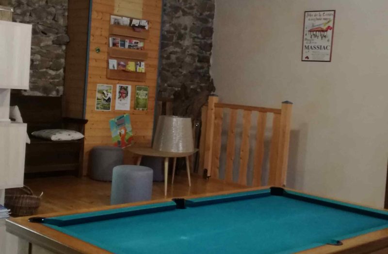 Un billard pour se détendre à Margaridou en Haute-Loire Auvergne